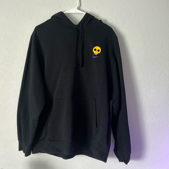 Black men’s Nike hoodie - Picture 1 of 3